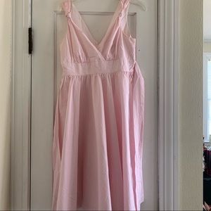 Vineyard Vines size 6 pink+white seersucker dress